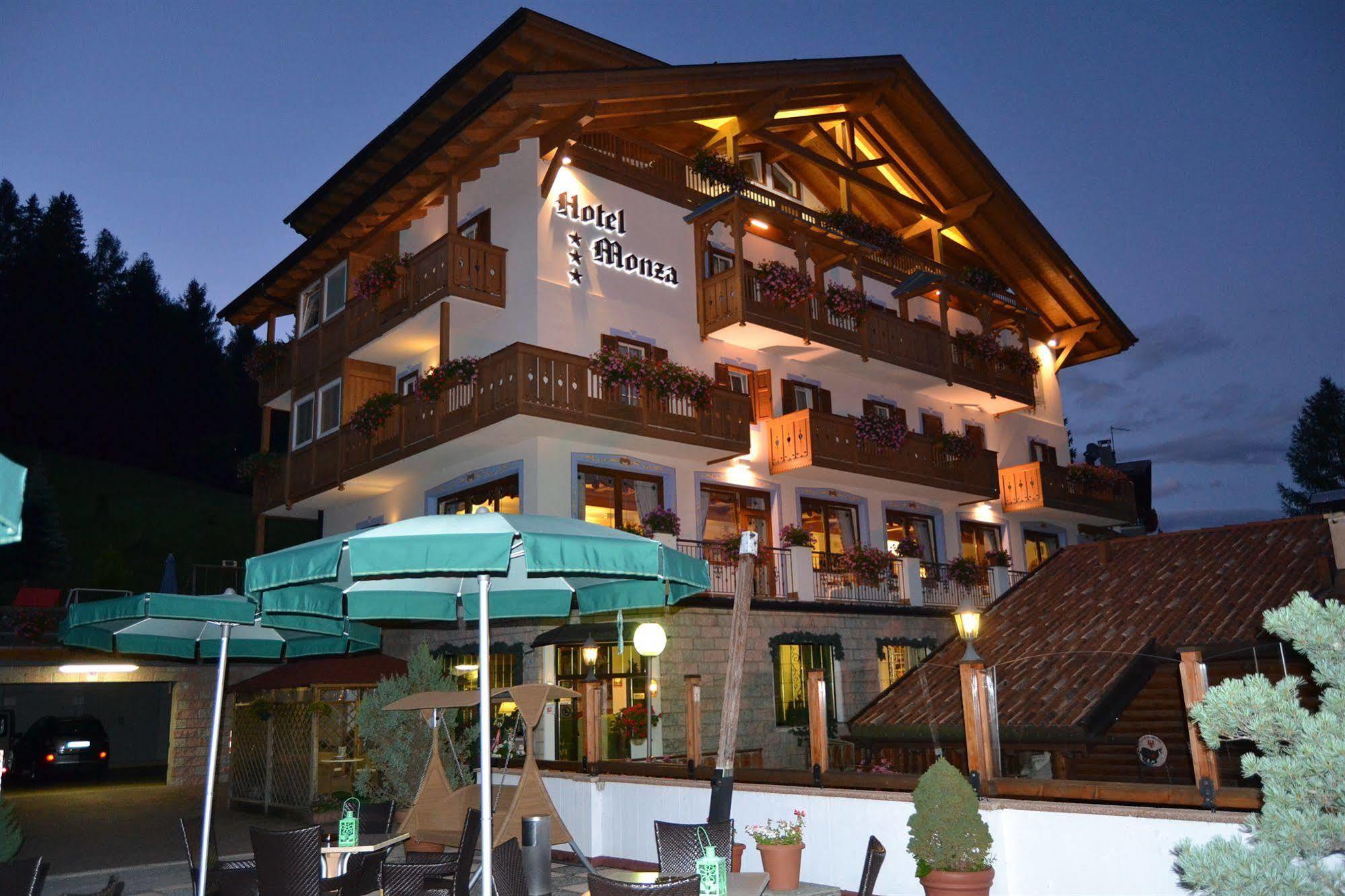 Monza Dolomites Hotel Moena Exterior foto